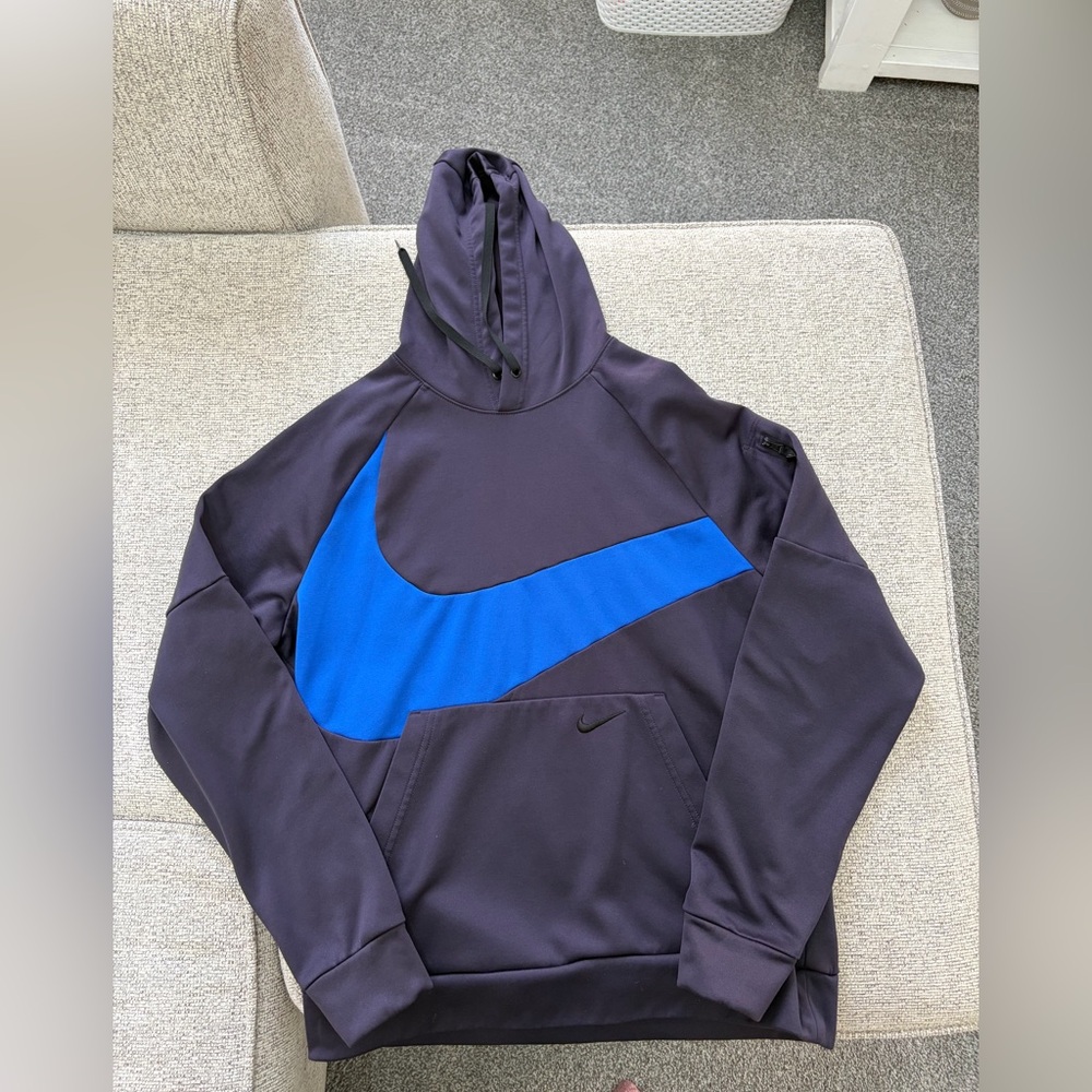 Nike Therma-Fit Hoodie-Men’s L